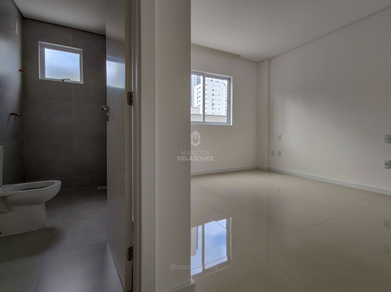 Apartamento à venda com 3 quartos, 208m² - Foto 19