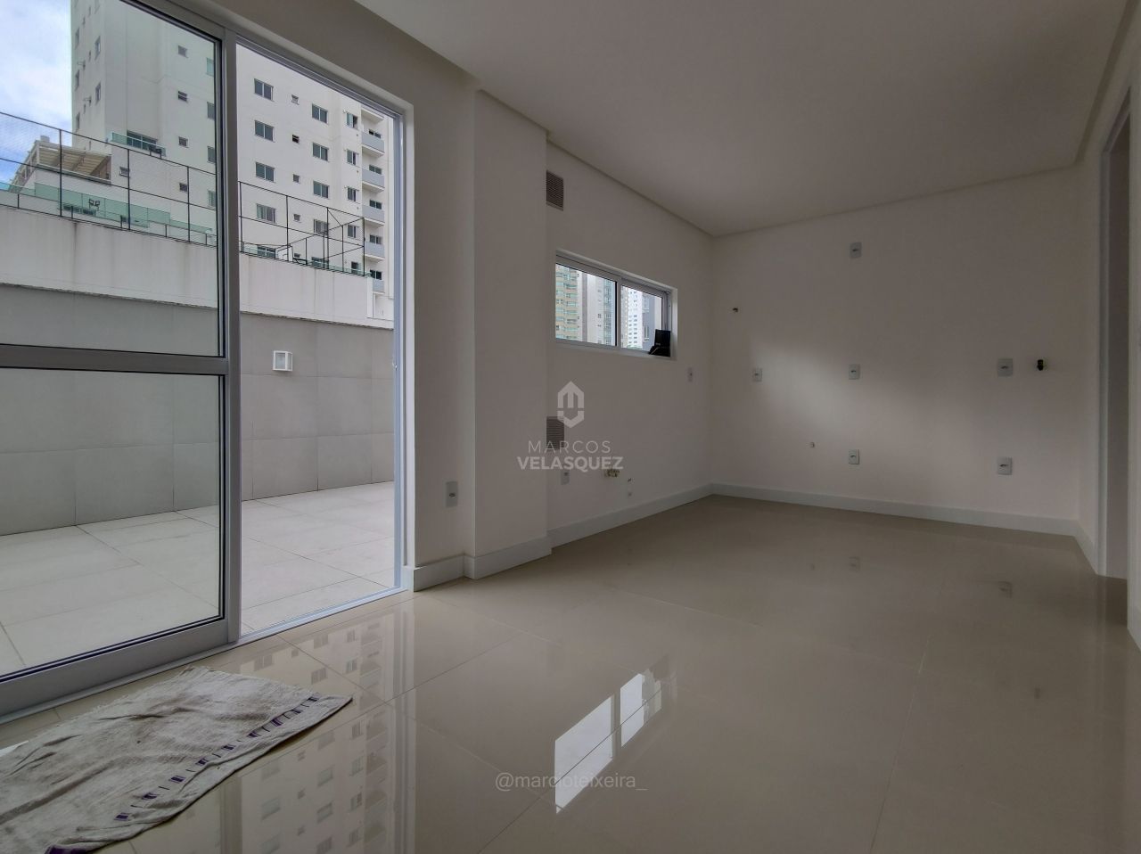 Apartamento à venda com 3 quartos, 208m² - Foto 6