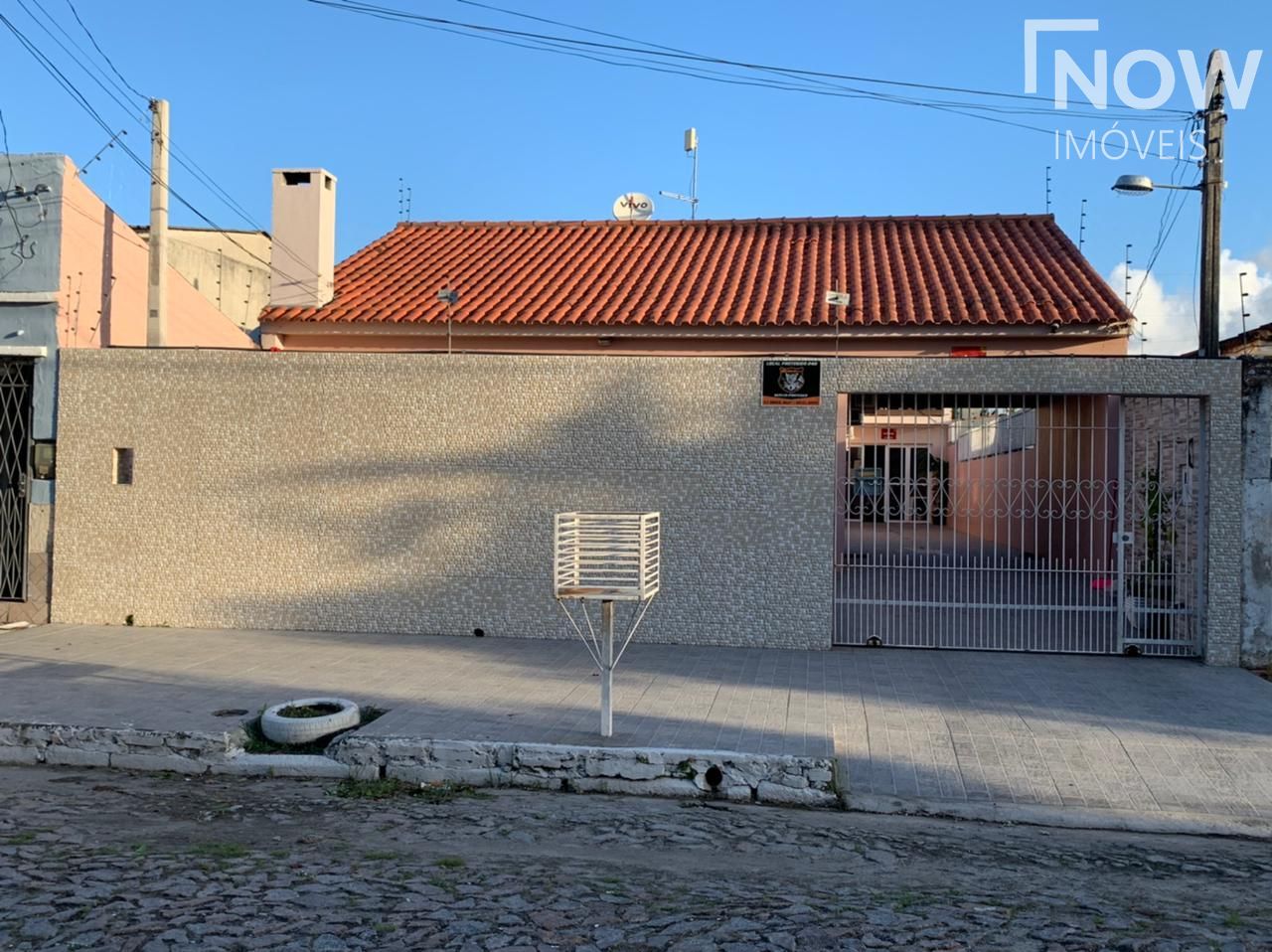 Casa à venda com 4 quartos, 226m² - Foto 1