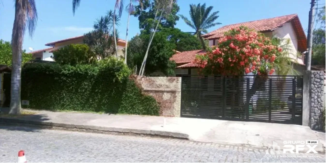 Casa 5 dormitórios para alugar Itaipu Niterói/RJ