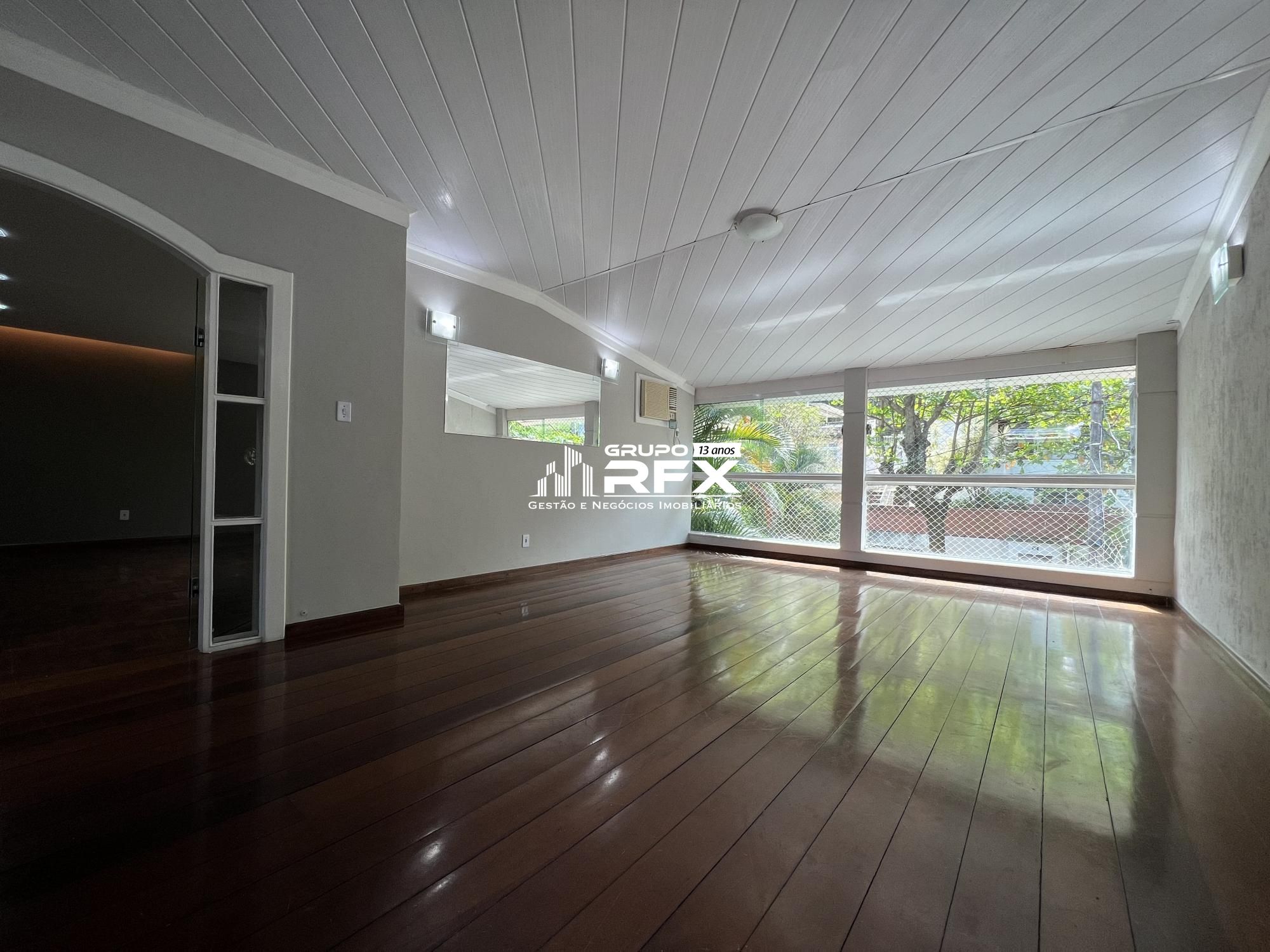 Casa de 4 quartos, 250m² no bairro São Francisco, em Niterói | Eu Corretor