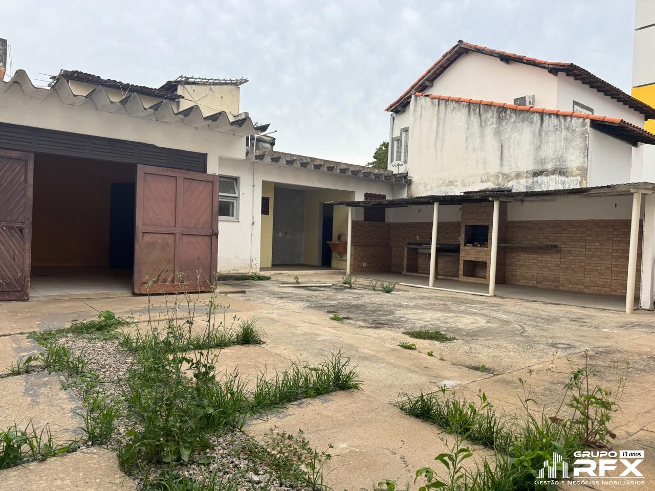 Casa com 4 Dormitórios para alugar, 300 m² por R$ 4.000,00 Casa com 4 Dormitórios para alugar, 300 m² por R$ 4.000,00