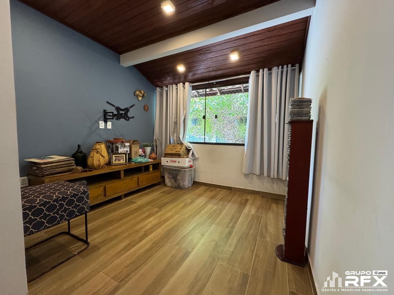 Casa com 4 Dormitórios para alugar, 250 m² por R$ 5.500,00 Casa com 4 Dormitórios para alugar, 250 m² por R$ 5.500,00