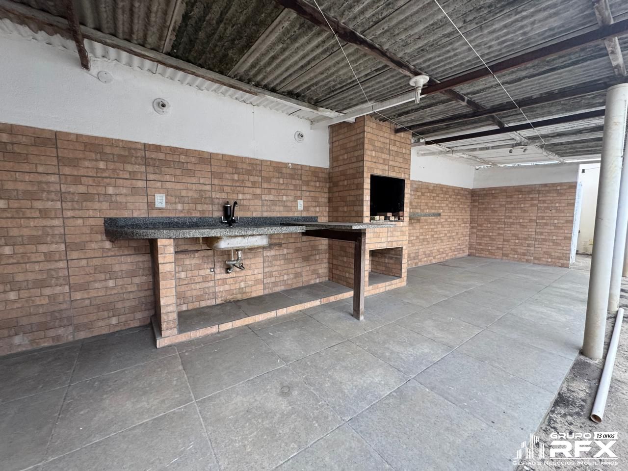 Casa com 4 Dormitórios para alugar, 300 m² por R$ 4.000,00 Casa com 4 Dormitórios para alugar, 300 m² por R$ 4.000,00