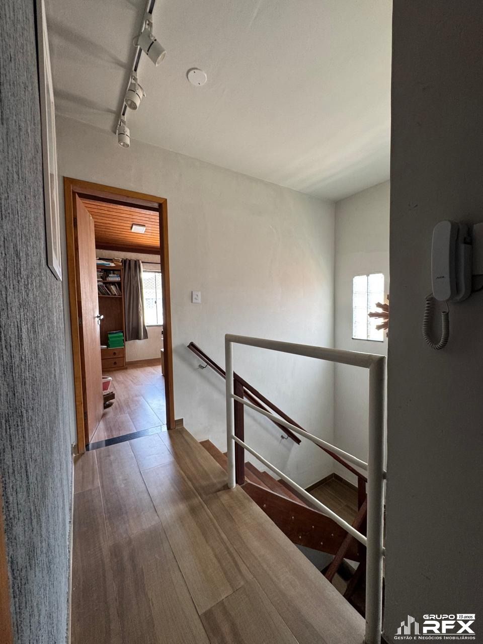 Casa com 4 Dormitórios para alugar, 250 m² por R$ 5.500,00 Casa com 4 Dormitórios para alugar, 250 m² por R$ 5.500,00