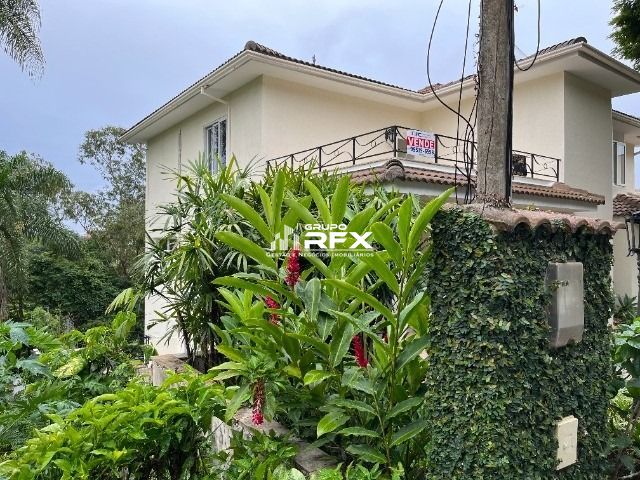 Casa de 4 quartos, 390m² no bairro Maceió, em Niterói | Eu Corretor
