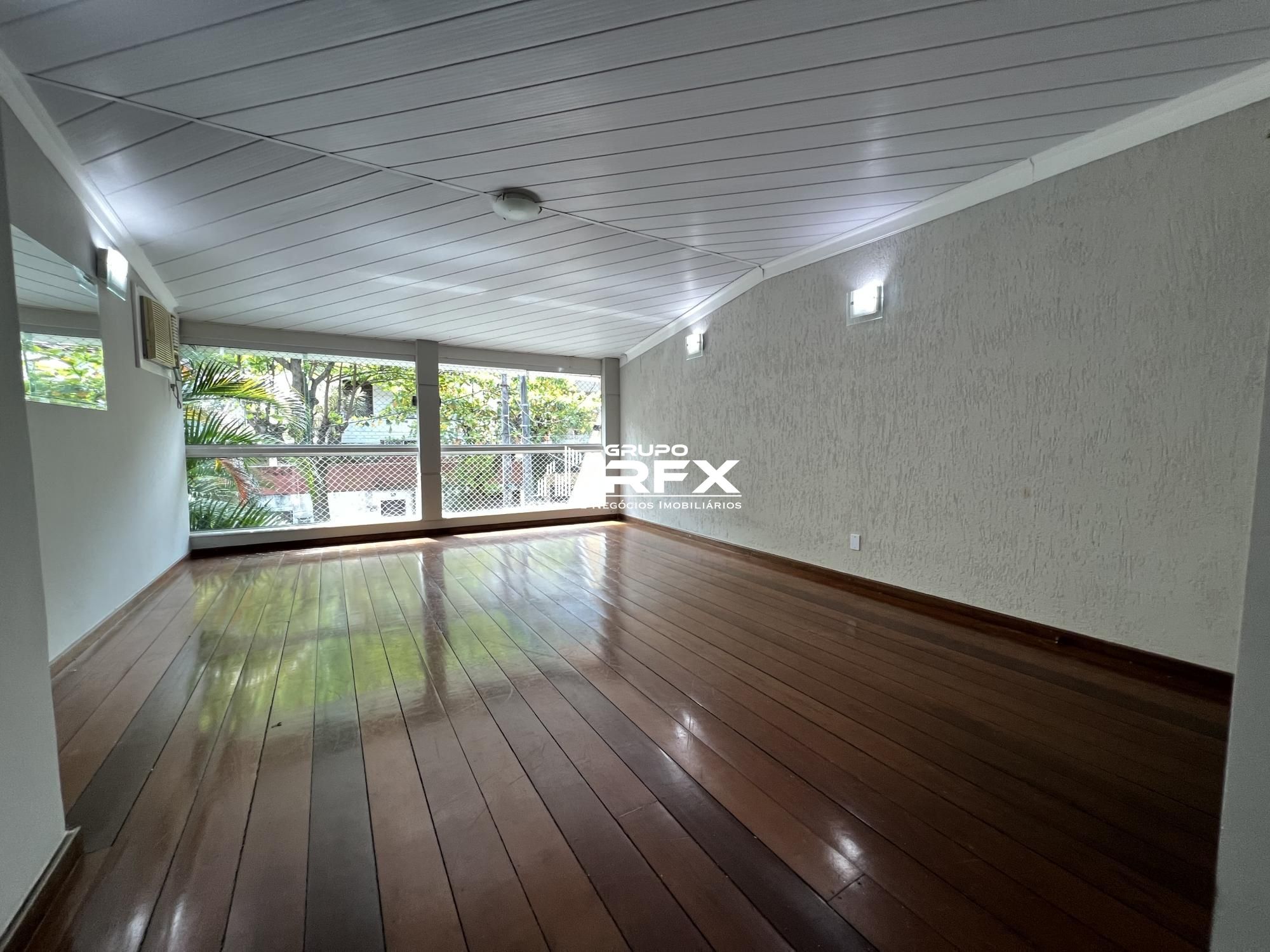 Casa de 4 quartos, 250m² no bairro São Francisco, em Niterói | Eu Corretor
