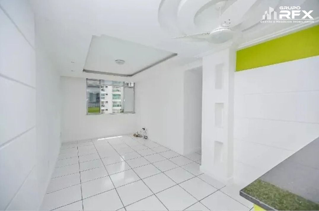 Apartamento à venda com 2 quartos, 70m² - Foto 1