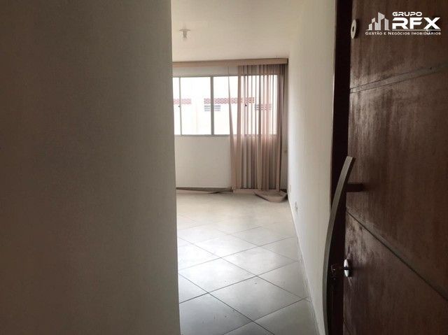 Apartamento à venda com 2 quartos, 80m² - Foto 2