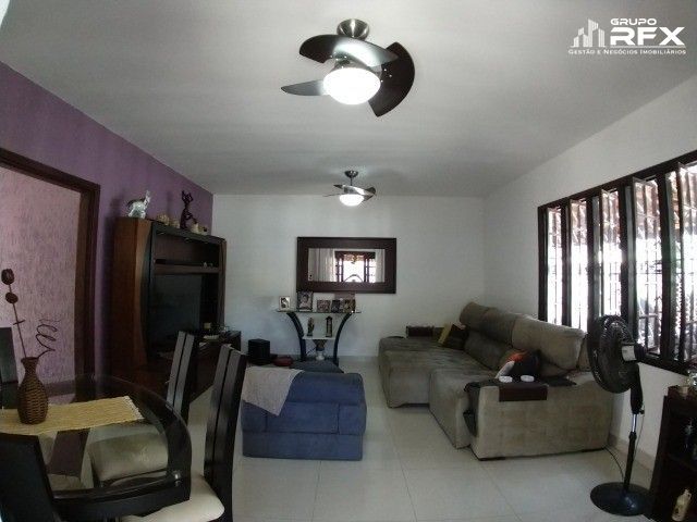 Casa à venda com 3 quartos, 250m² - Foto 7