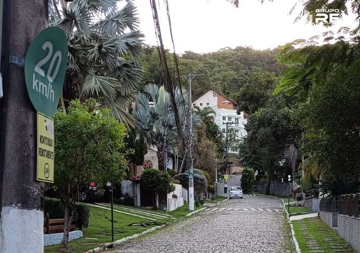 Casa de Condomínio à venda com 3 quartos, 350m² - Foto 8