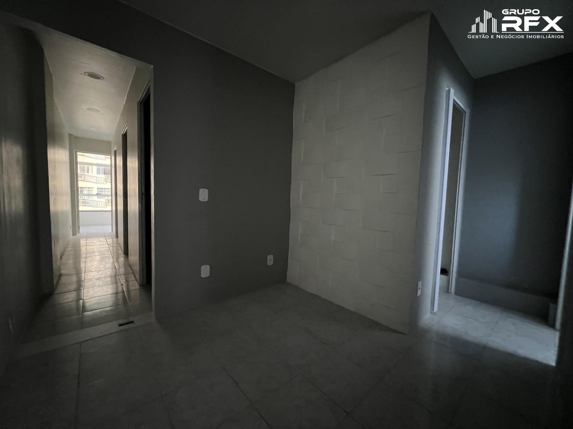 Conjunto Comercial-Sala à venda com 4 quartos, 33m² - Foto 1