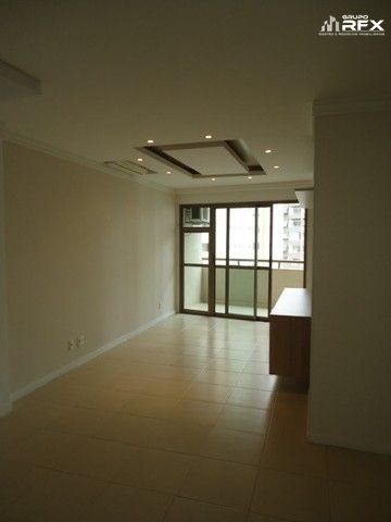 Apartamento à venda com 3 quartos, 100m² - Foto 1