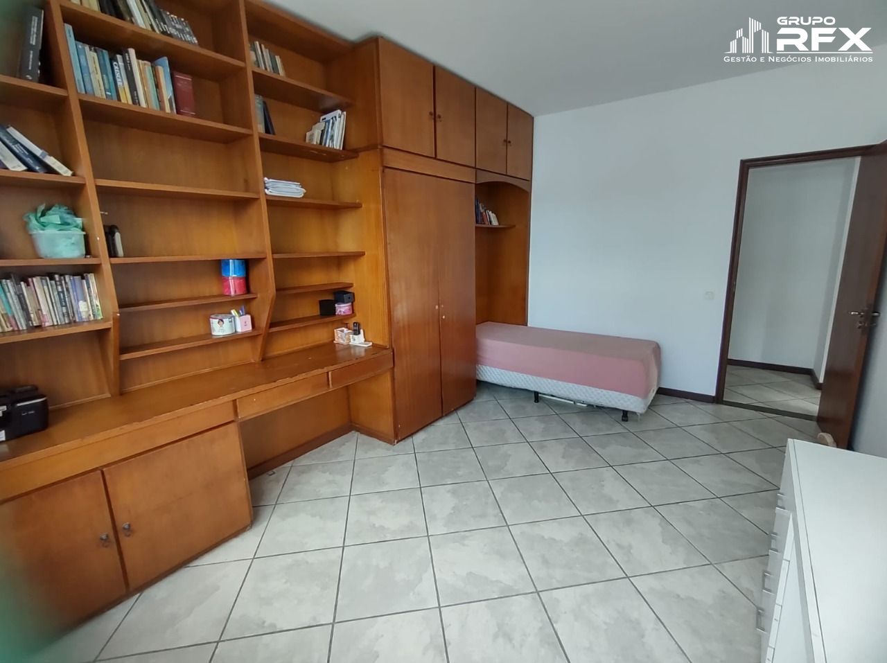 Apartamento à venda com 3 quartos, 145m² - Foto 7