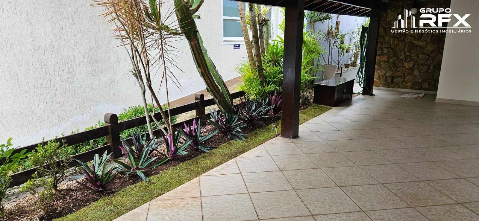 Casa de Condomínio à venda com 3 quartos, 350m² - Foto 3