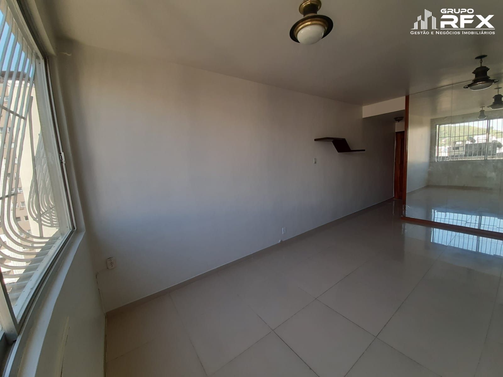 Apartamento à venda com 2 quartos, 90m² - Foto 3