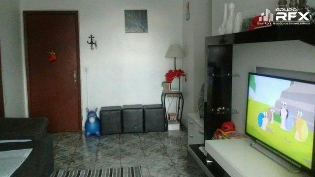 Apartamento à venda com 2 quartos, 70m² - Foto 4