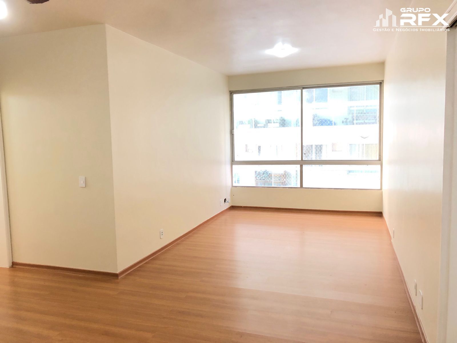 Apartamento à venda com 2 quartos, 100m² - Foto 4