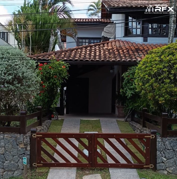 Casa de Condomínio à venda com 3 quartos, 350m² - Foto 2