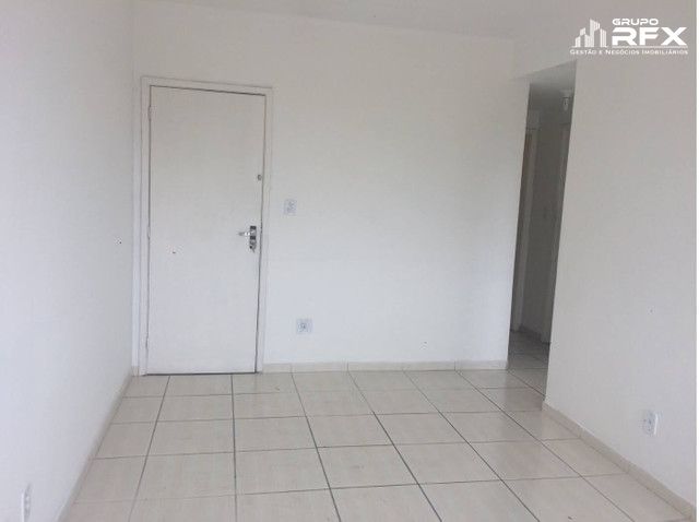 Apartamento à venda com 2 quartos, 64m² - Foto 1