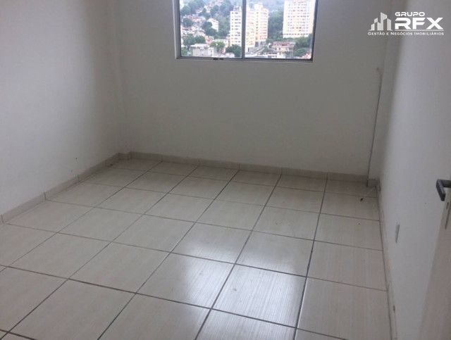 Apartamento à venda com 2 quartos, 64m² - Foto 3