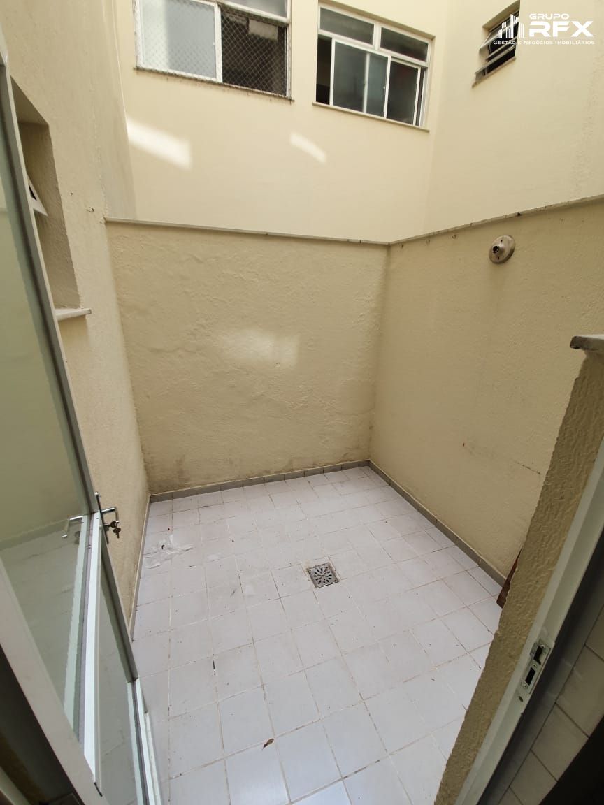 Apartamento à venda com 2 quartos, 70m² - Foto 12