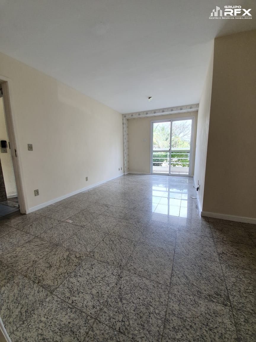 Apartamento à venda com 2 quartos, 70m² - Foto 1