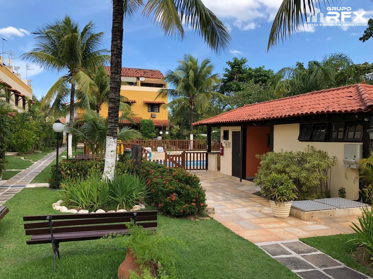 Casa de Condomínio à venda com 3 quartos, 180m² - Foto 1