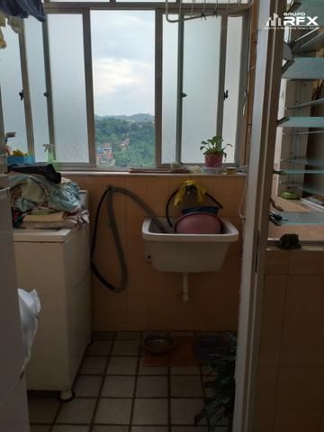 Apartamento à venda com 2 quartos, 70m² - Foto 3