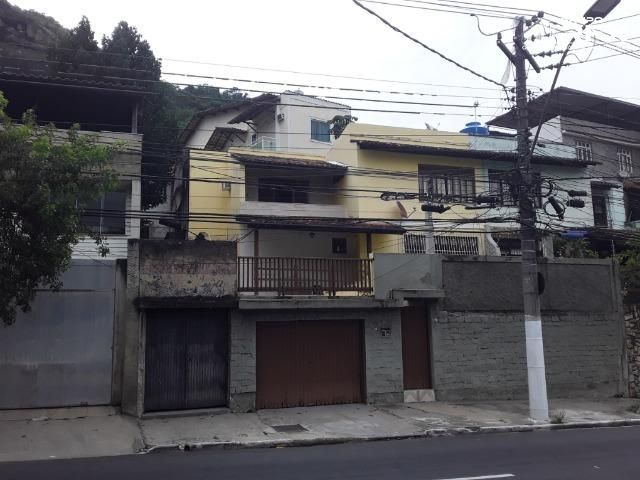 Casa à venda com 3 quartos, 220m² - Foto 1