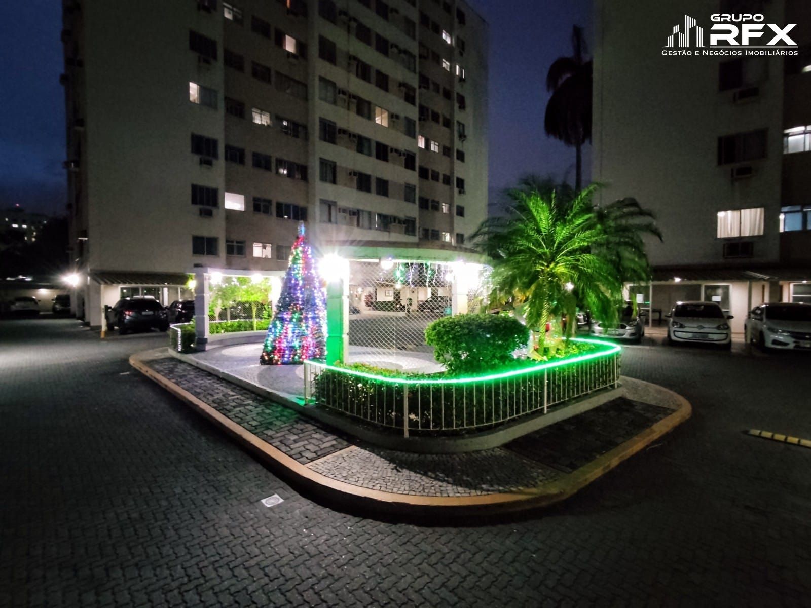 Apartamento à venda com 2 quartos, 65m² - Foto 24