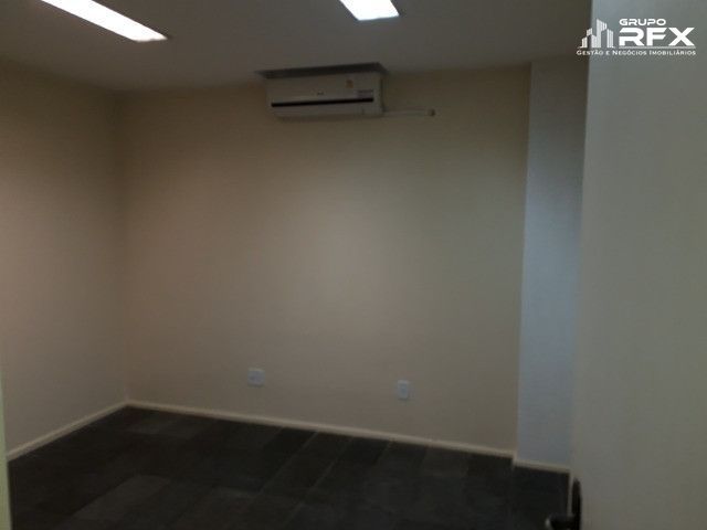 Conjunto Comercial-Sala à venda com 1 quarto, 120m² - Foto 2