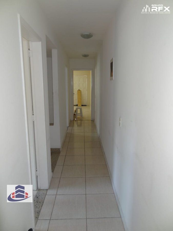 Casa à venda com 4 quartos, 160m² - Foto 3