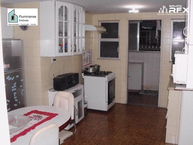 Apartamento à venda com 3 quartos, 105m² - Foto 2