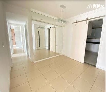 Apartamento à venda com 3 quartos, 100m² - Foto 4