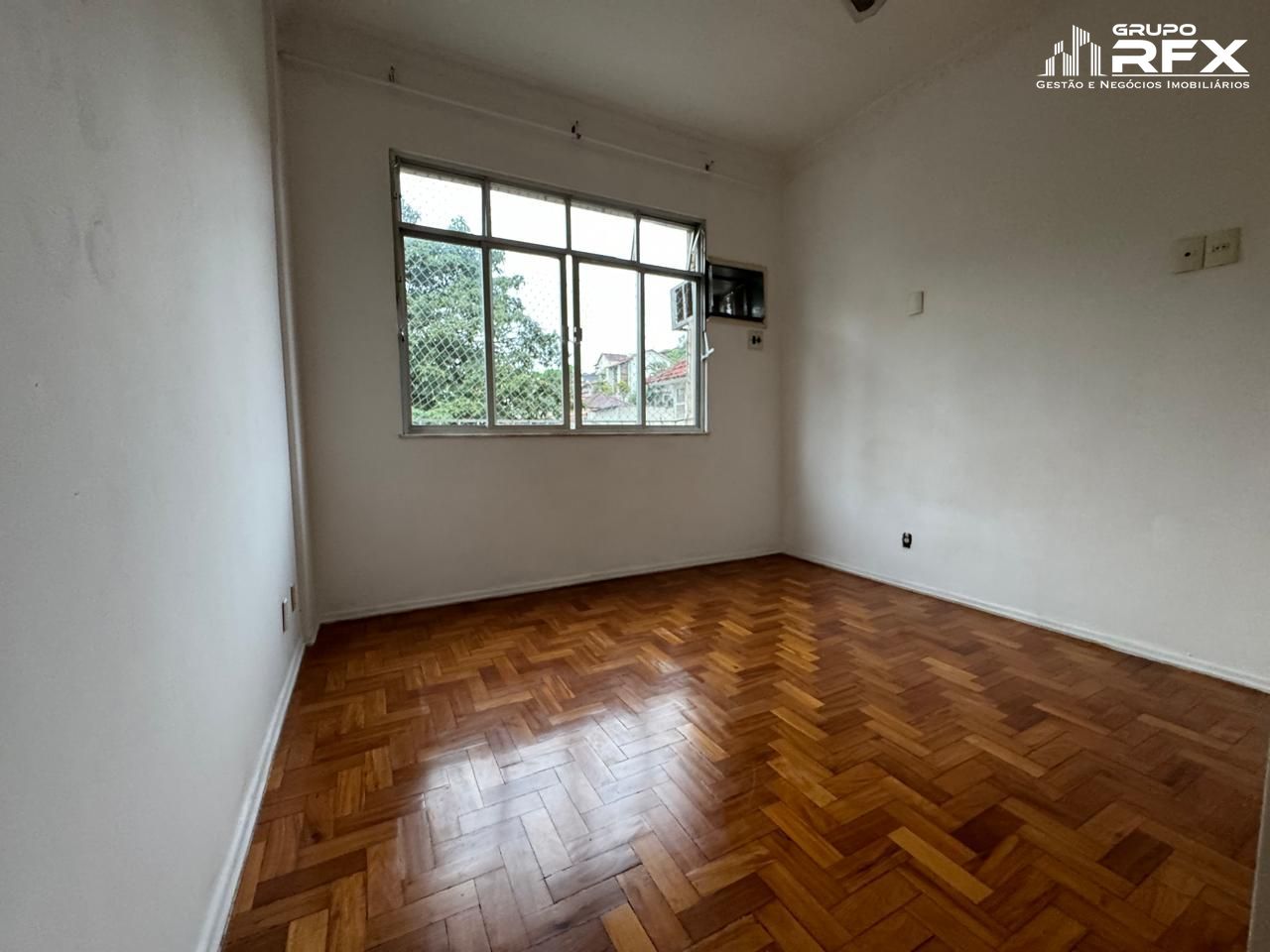 Apartamento à venda com 2 quartos, 90m² - Foto 2