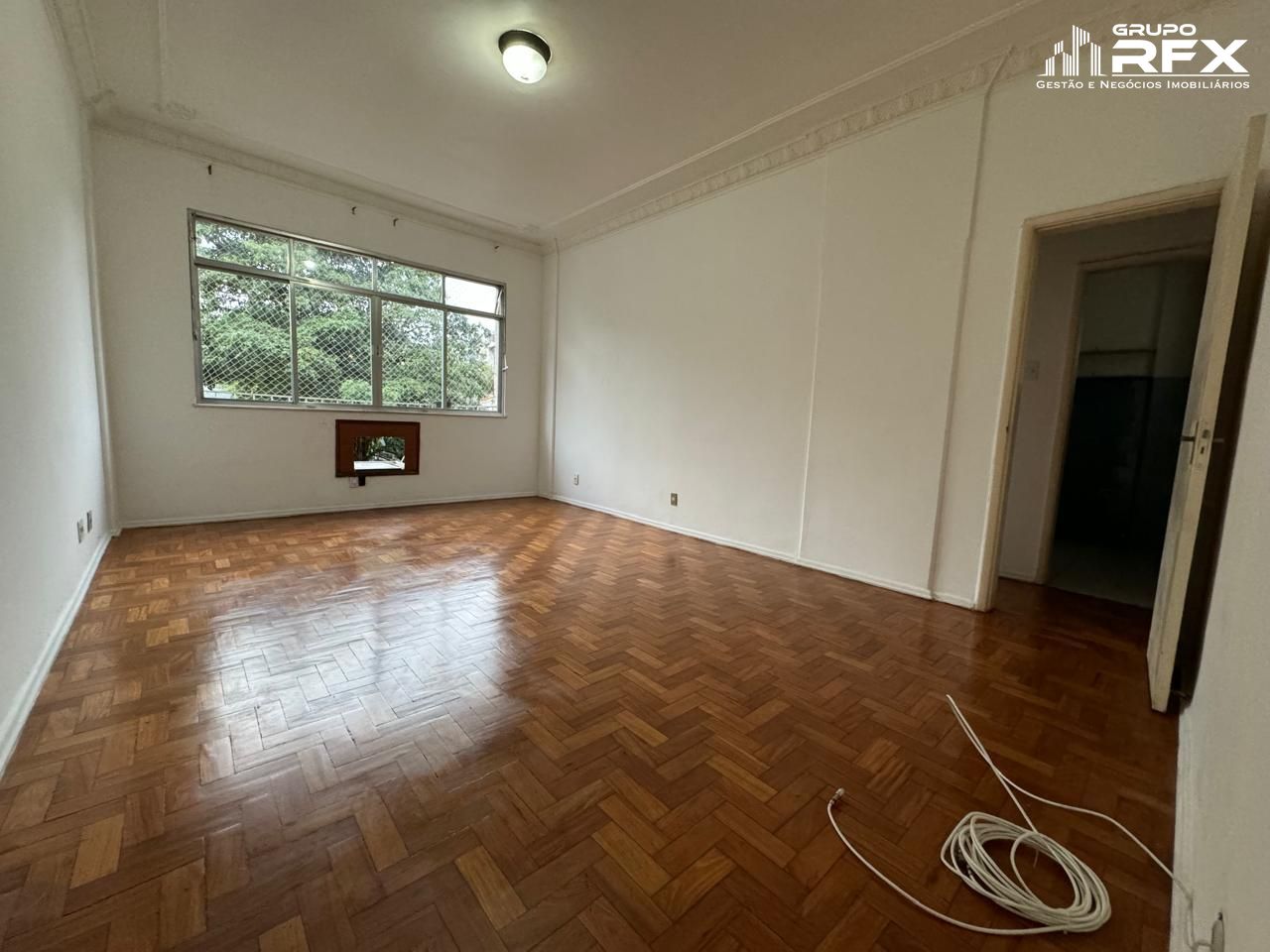 Apartamento à venda com 2 quartos, 90m² - Foto 1