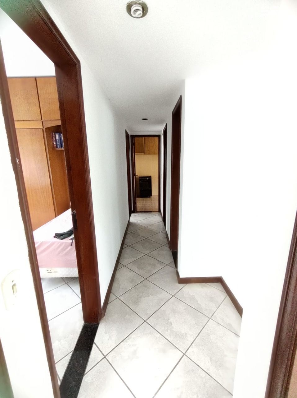 Apartamento à venda com 3 quartos, 145m² - Foto 4