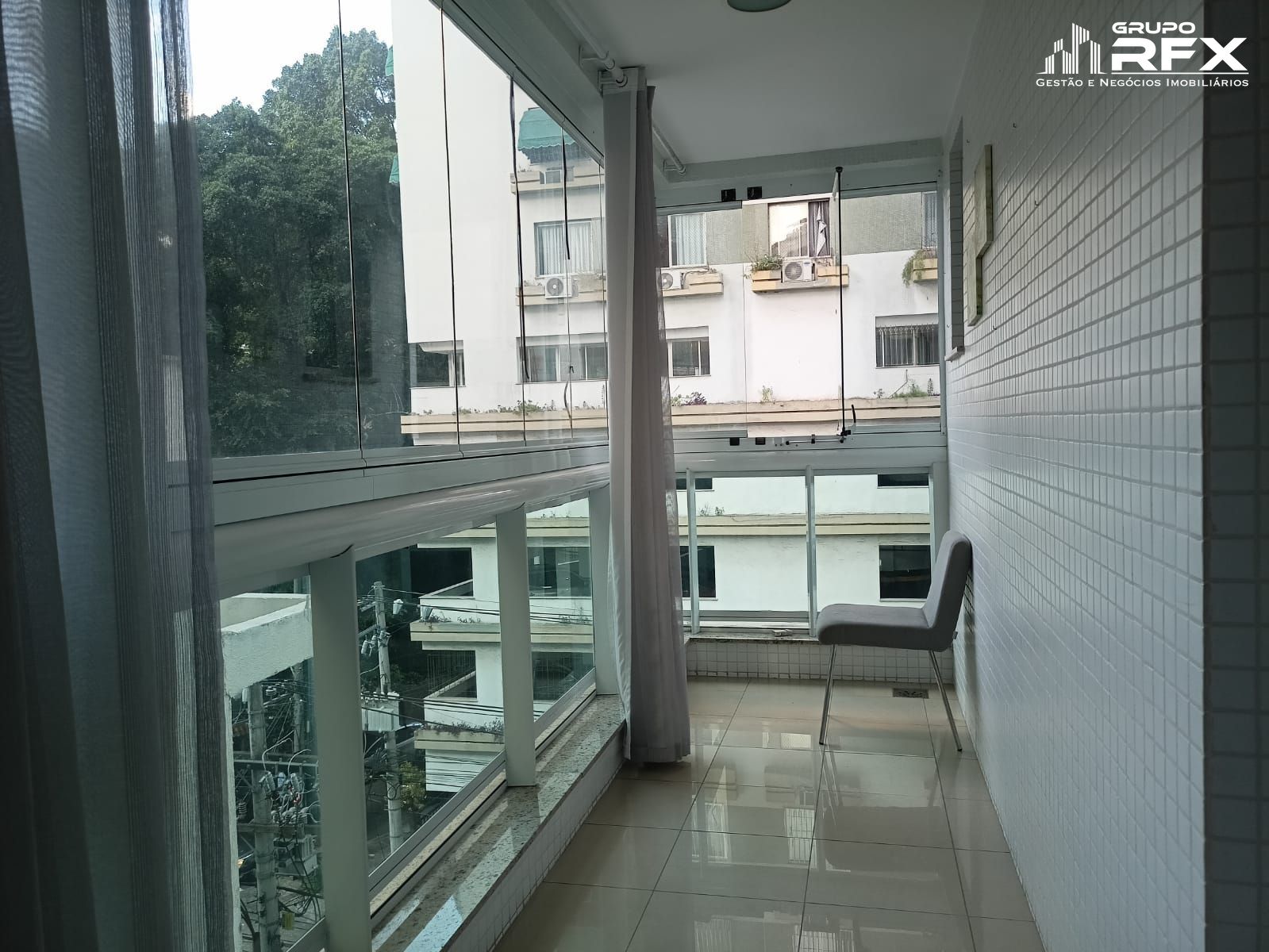 Apartamento à venda com 3 quartos, 130m² - Foto 4