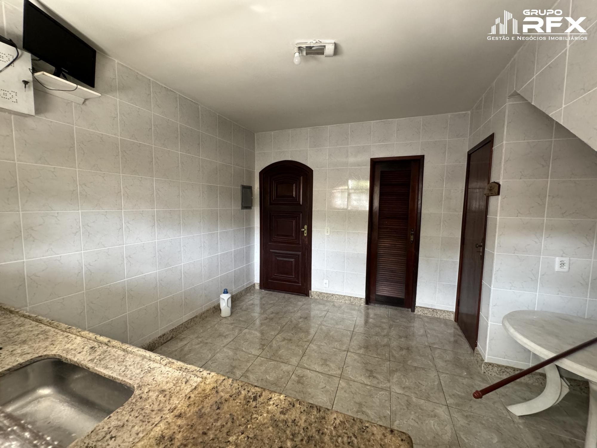 Casa à venda com 3 quartos, 180m² - Foto 14