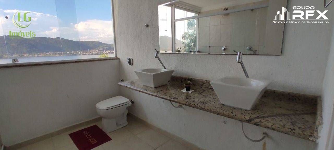 Casa para alugar com 5 quartos, 250m² - Foto 12