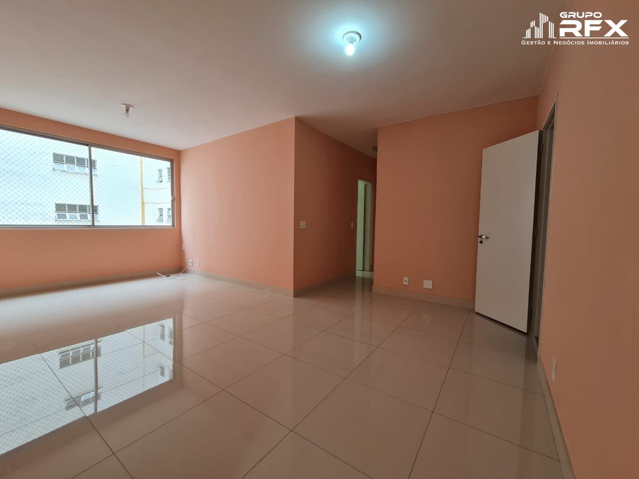 Apartamento à venda com 2 quartos, 90m² - Foto 1