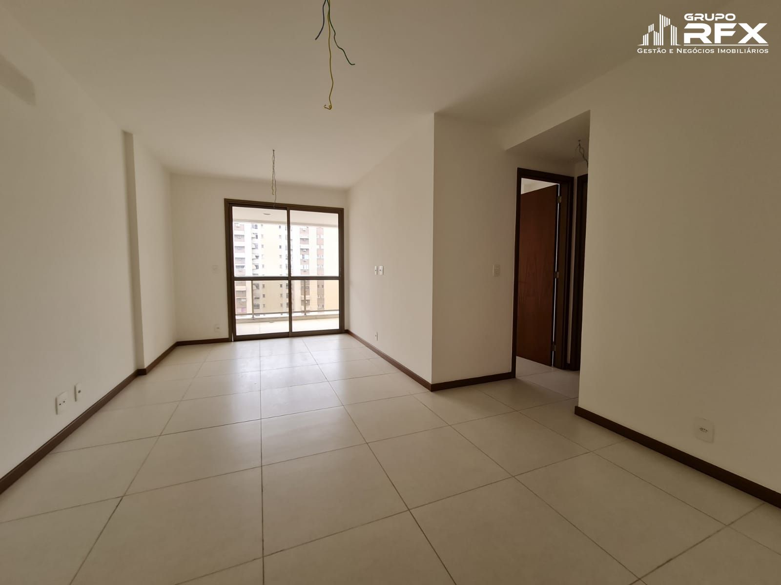 Apartamento à venda com 2 quartos, 74m² - Foto 4