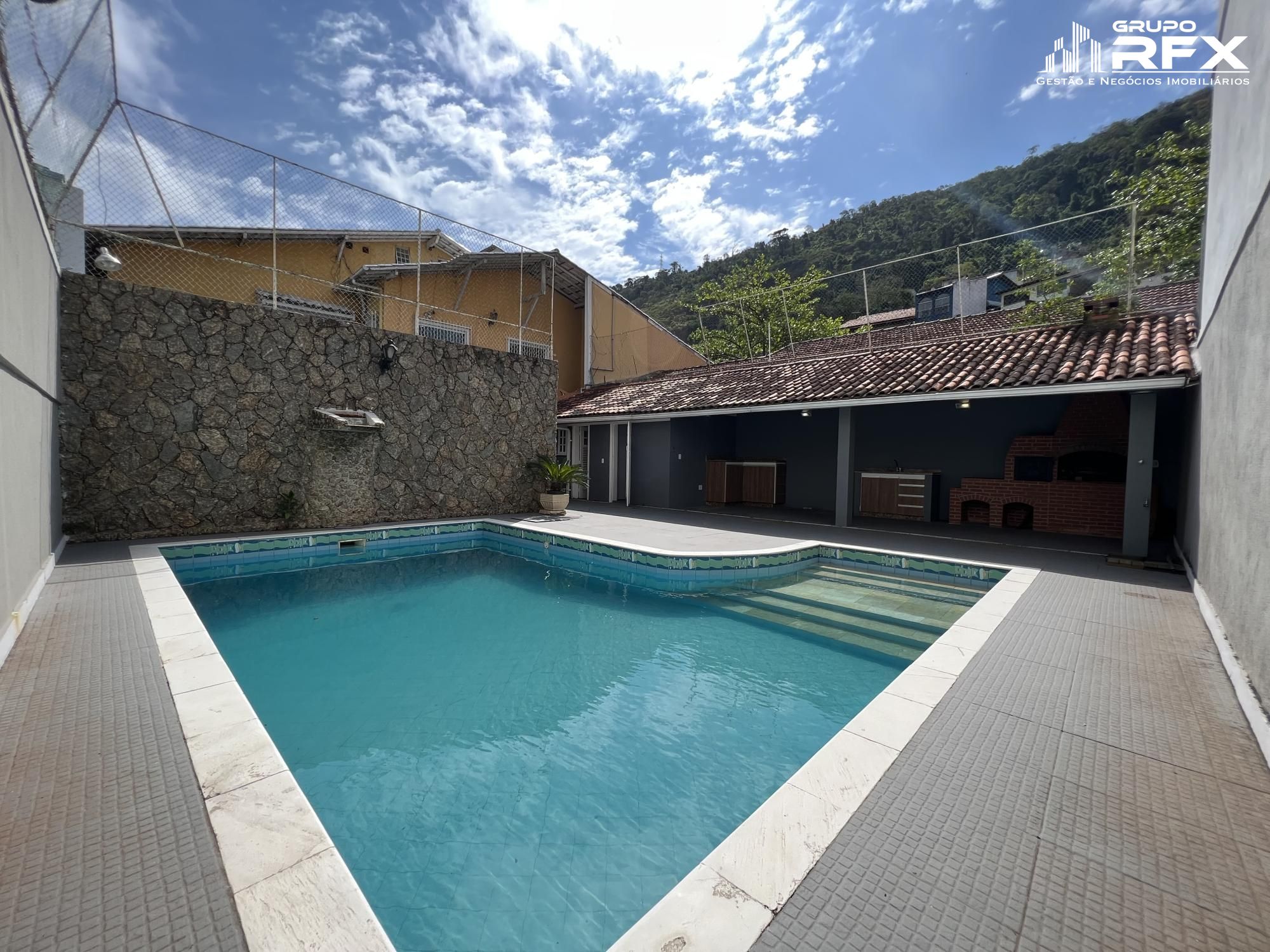 Casa à venda com 4 quartos, 250m² - Foto 23