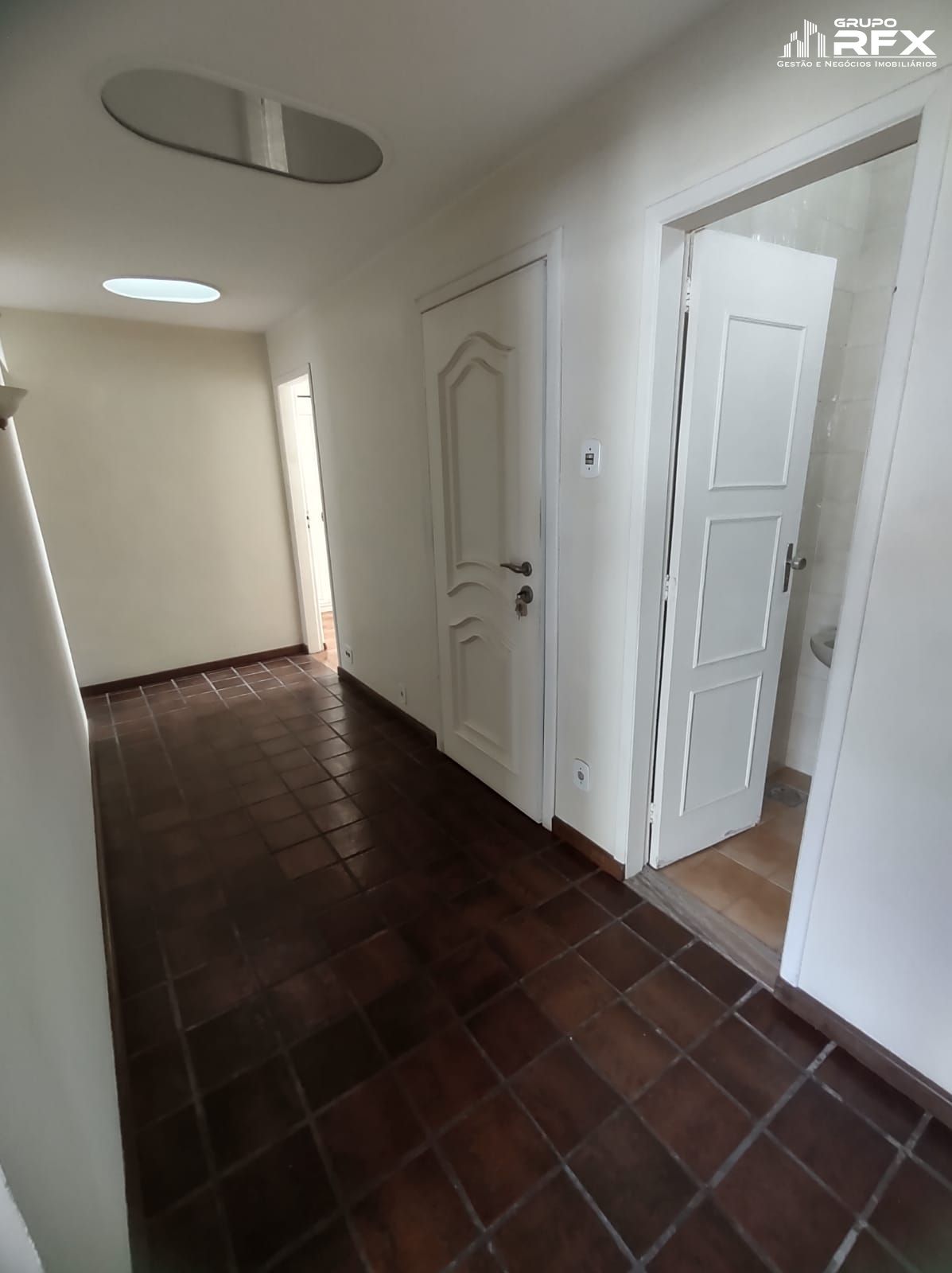 Apartamento à venda com 3 quartos, 179m² - Foto 9