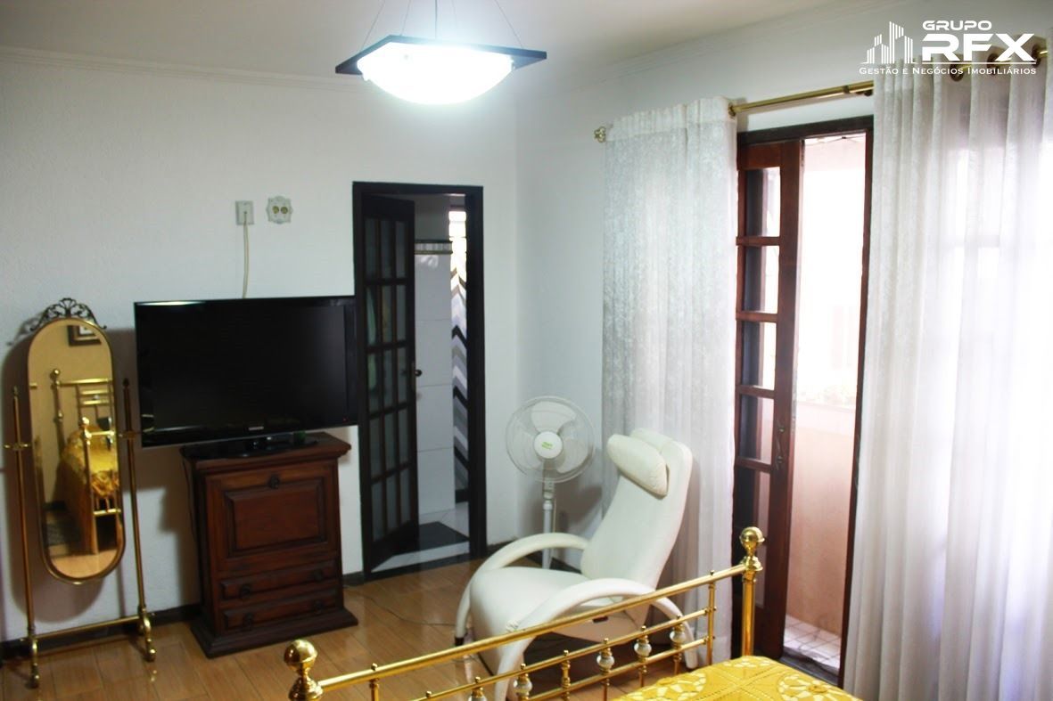 Casa à venda com 3 quartos, 220m² - Foto 18