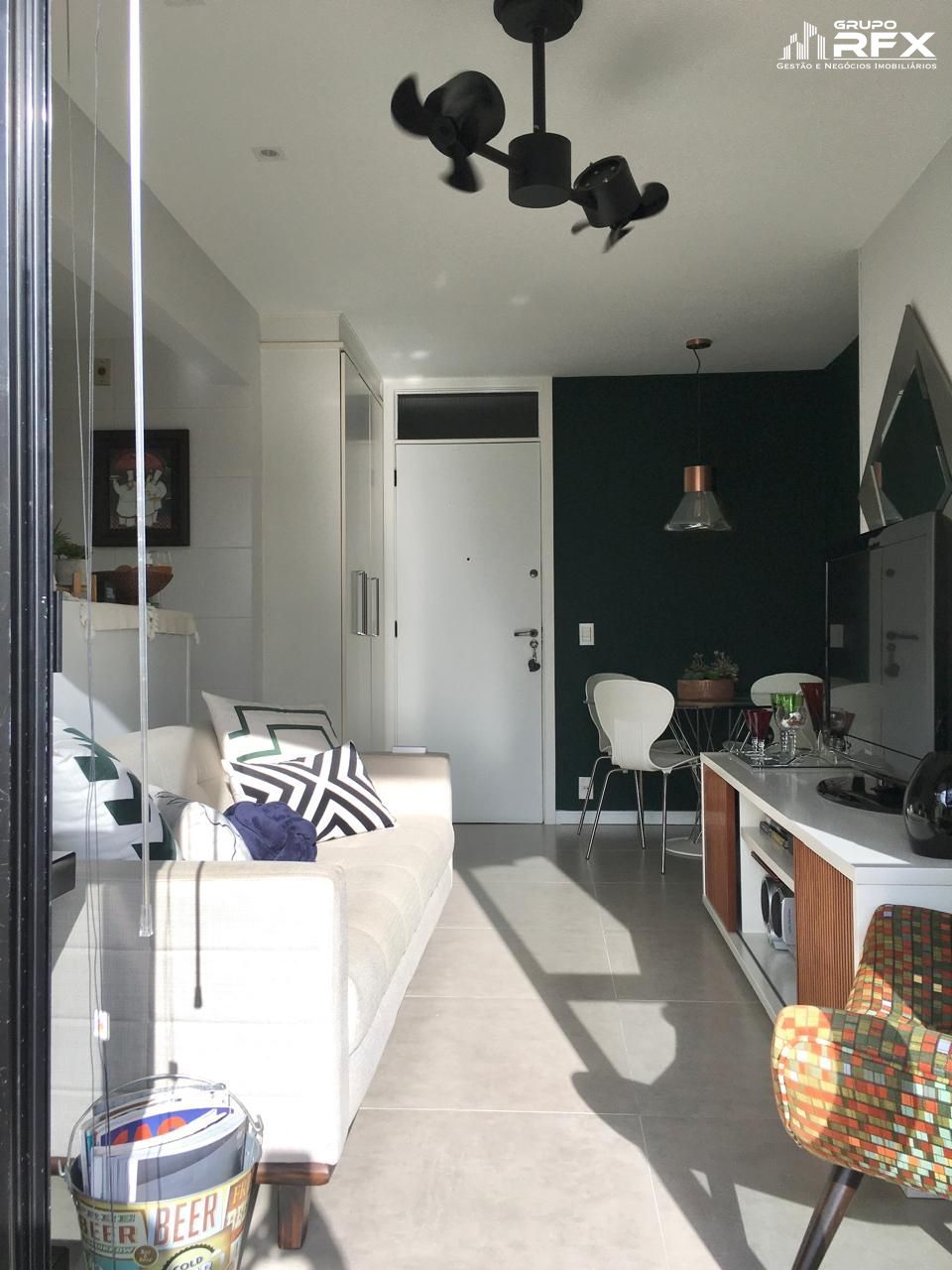 Apartamento à venda com 2 quartos, 78m² - Foto 4