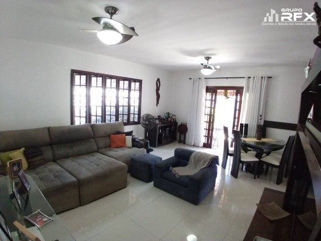 Casa à venda com 3 quartos, 250m² - Foto 8