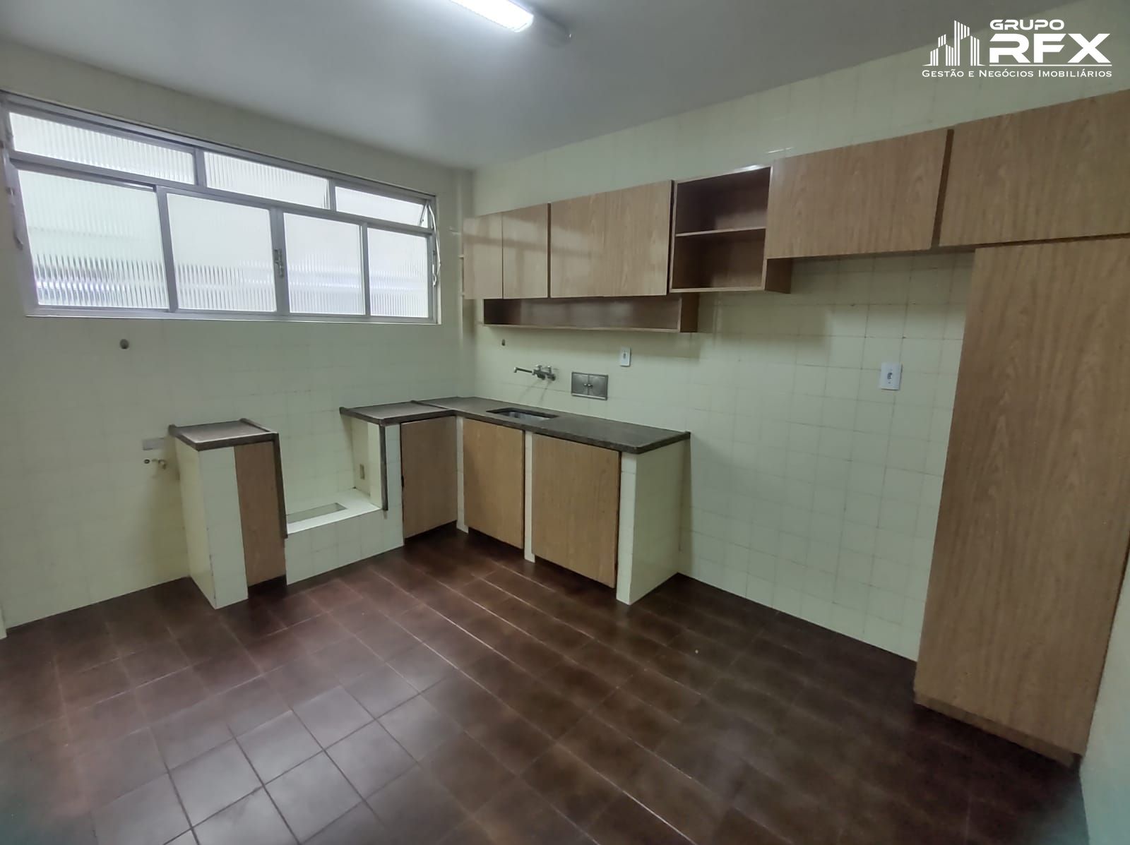 Apartamento à venda com 3 quartos, 179m² - Foto 3