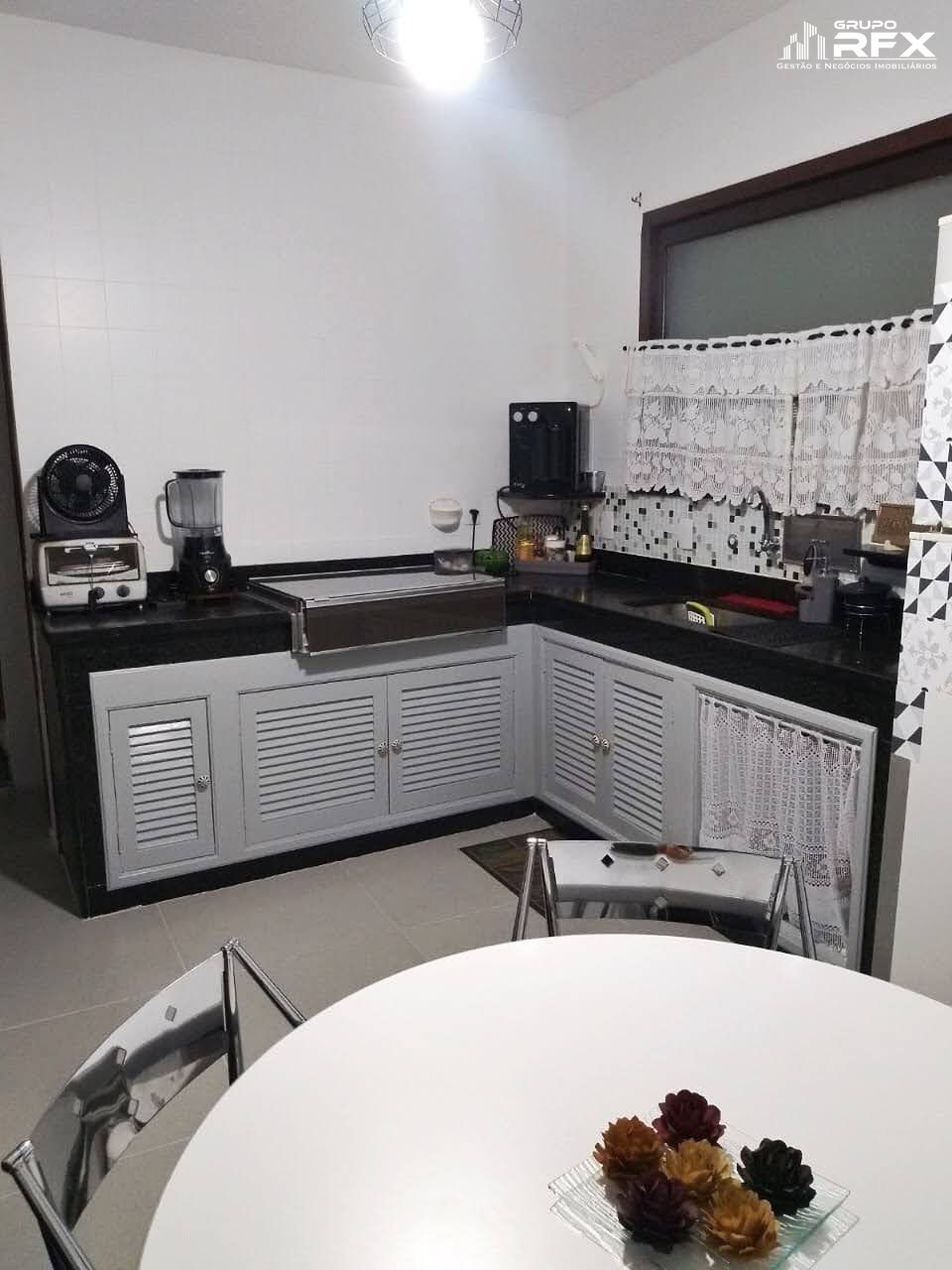 Casa à venda com 3 quartos, 220m² - Foto 24
